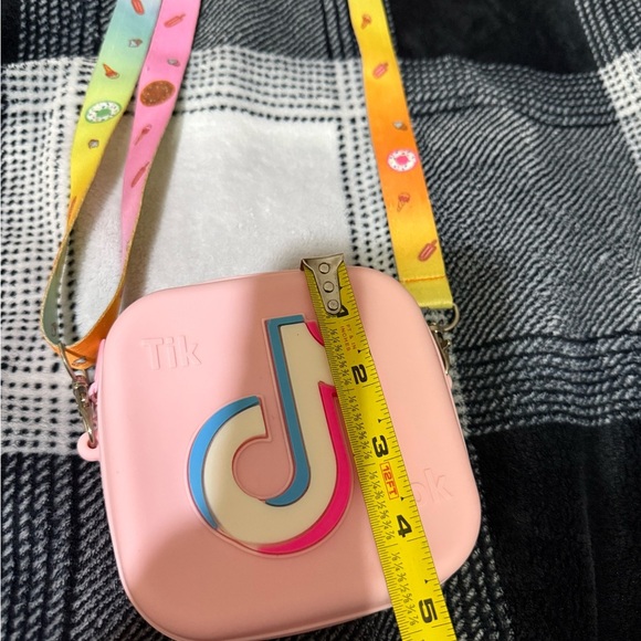 TikTok Purse - Picture 4 of 10